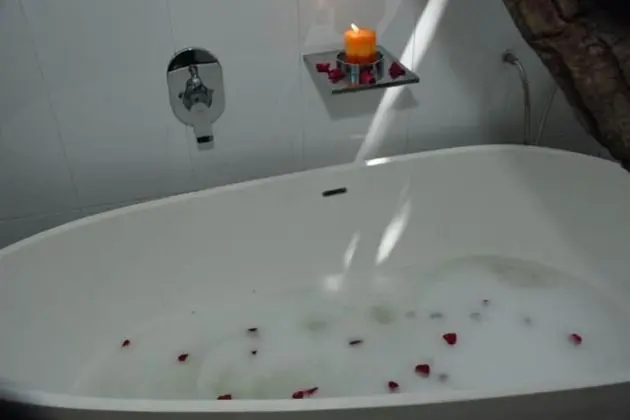 Honeymoon Tek Büyük Yataklı Oda