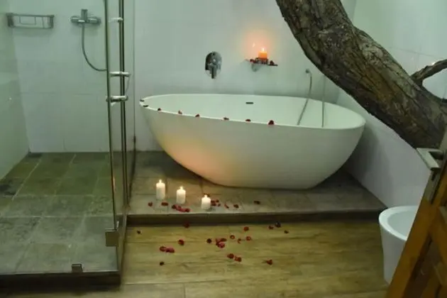 Honeymoon Tek Büyük Yataklı Oda