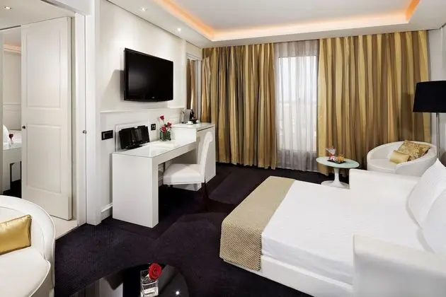 One Bedroom Master Suite City View