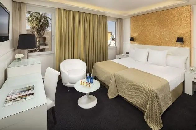 Two Bedroom Suite Red Level (4+2)