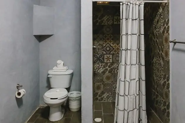 Tek Büyük Yataklı Oda, 2 Çift Kişilik Yatak