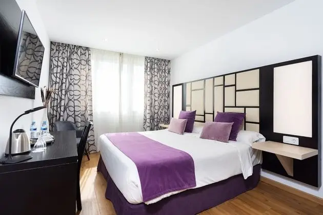Comfort Tek Büyük veya İki Ayrı Yataklı Oda