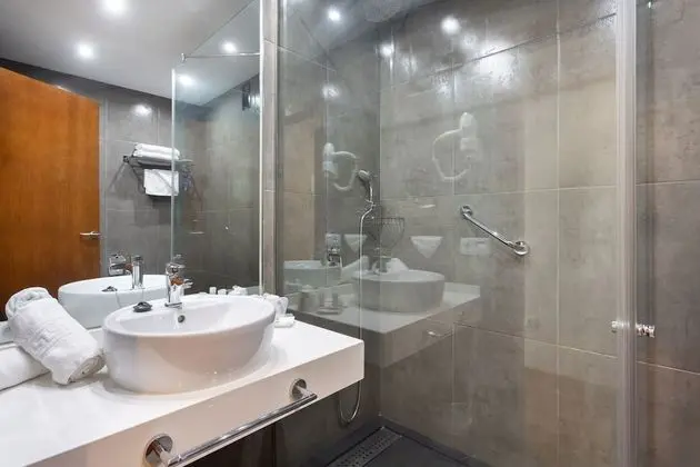 Comfort Tek Büyük veya İki Ayrı Yataklı Oda