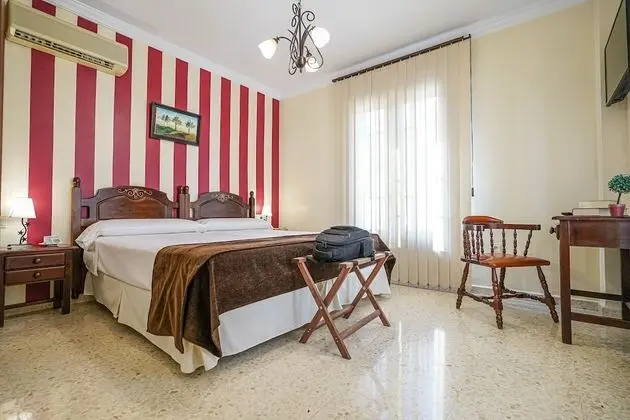 Panoramic Tek Büyük Yataklı Oda