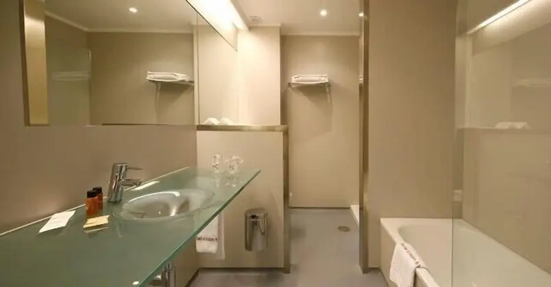 Büyük Yataklı Tek Kişilik Oda