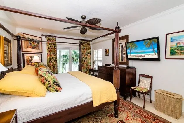 Condo 3 bedroom, Partial Ocean View