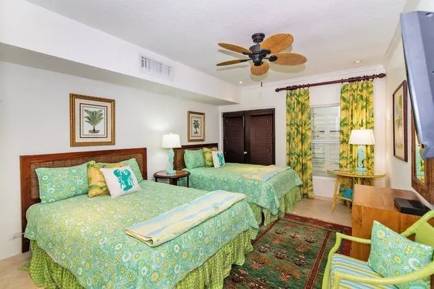 Condo 3 bedroom, Partial Ocean View