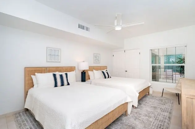 Condo 3 bedroom, Partial Ocean View