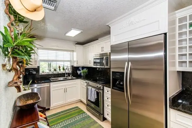 Condo 3 bedroom, Partial Ocean View