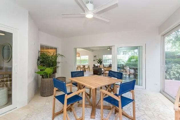 Condo 3 bedroom, Partial Ocean View