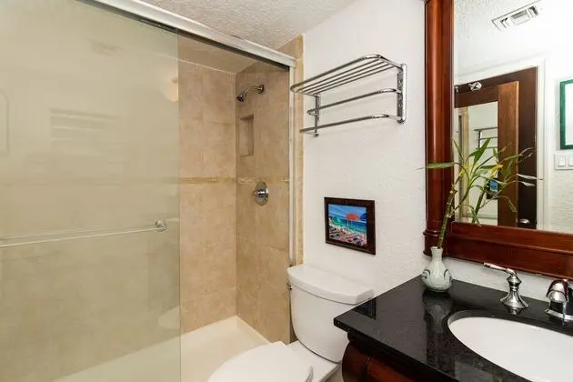 Condo 3 bedroom, Partial Ocean View