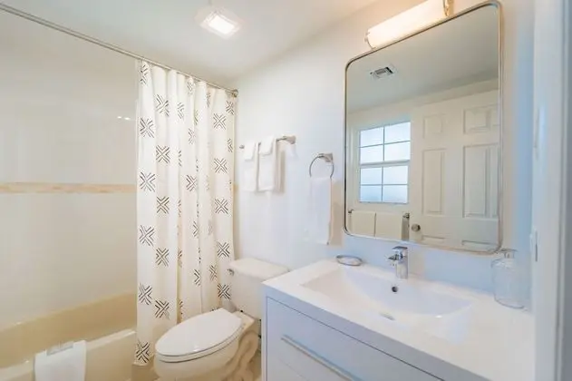 Condo 3 bedroom, Partial Ocean View