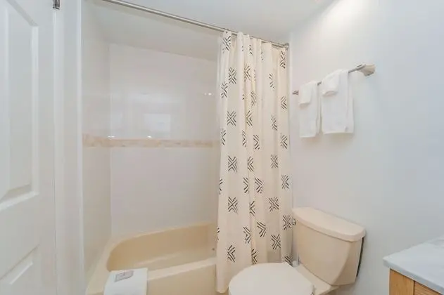 Condo 3 bedroom, Partial Ocean View