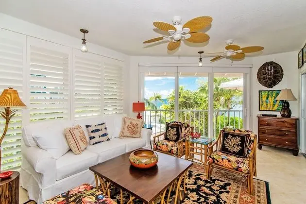 Condo 3 bedroom, Partial Ocean View