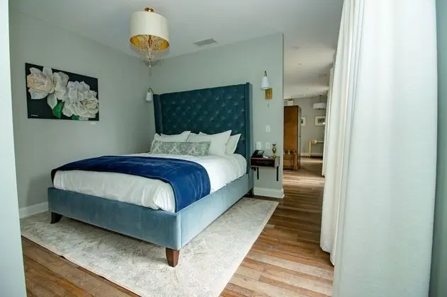 Historic Luxury Honeymoon Suite