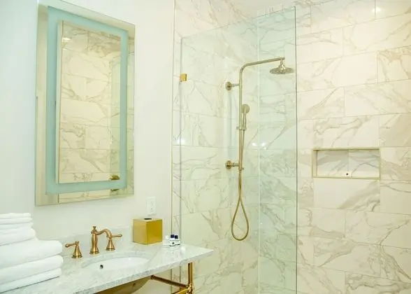 Historic Luxury Honeymoon Suite