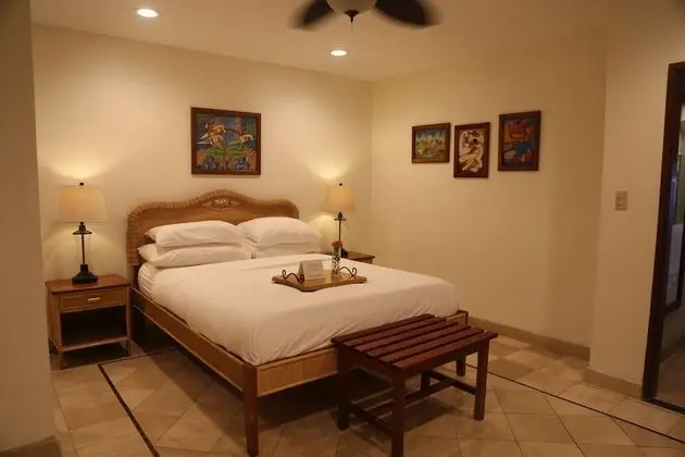 1 Bedroom Beachfront Suites