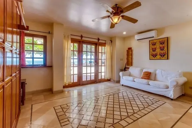 1 Bedroom Beachfront Suites