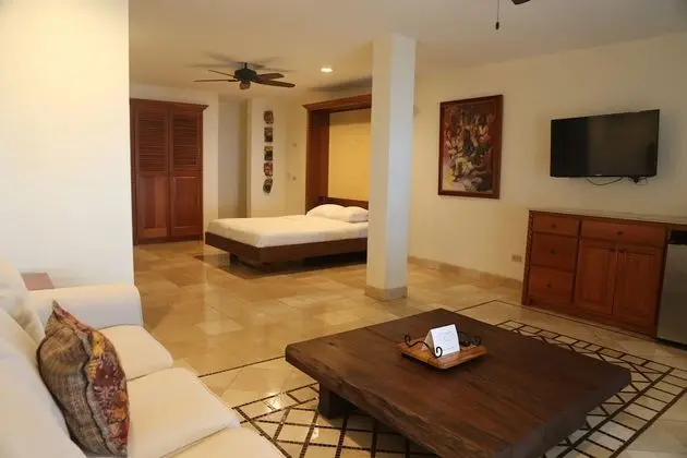1 Bedroom Beachfront Suites