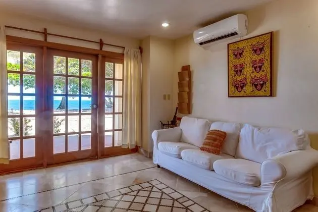 1 Bedroom Beachfront Suites