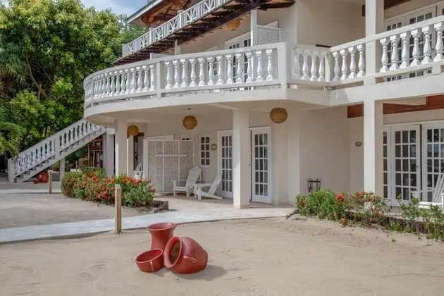 1 Bedroom Beachfront Suites