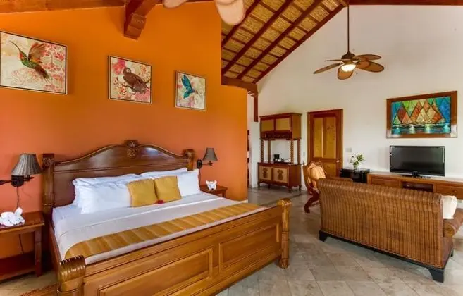 Colonial Penthouse Room