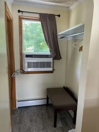 1 King Bed