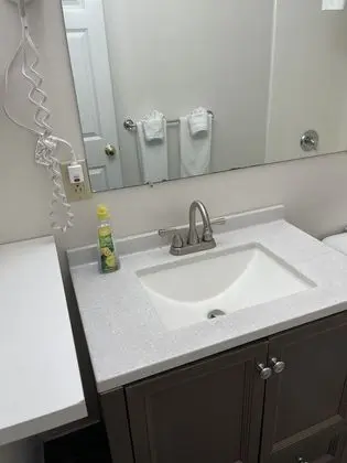 1 King Bed