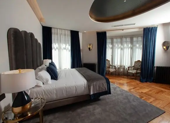 Deluxe Tek Büyük Yataklı Oda