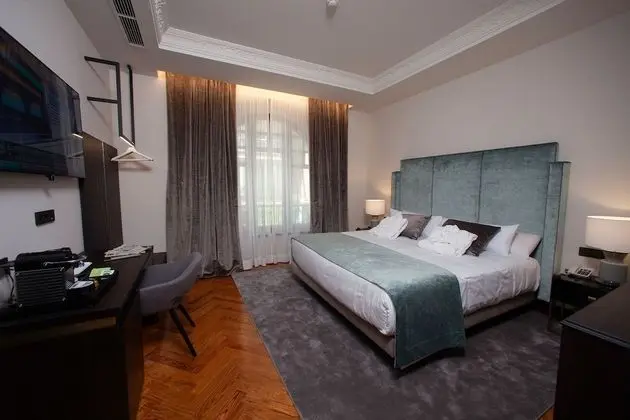 Deluxe Tek Büyük Yataklı Oda
