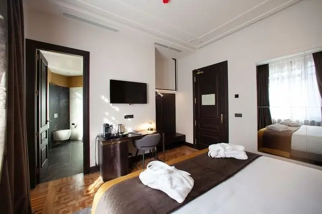 Deluxe Tek Büyük Yataklı Oda