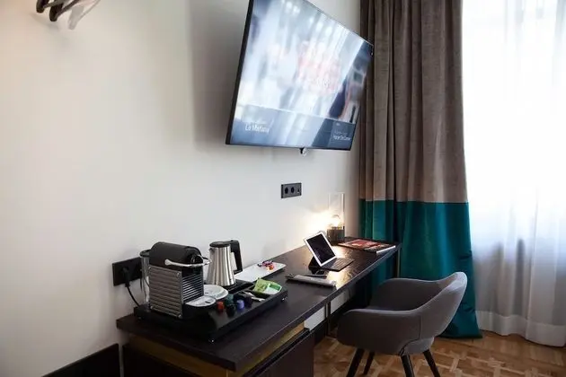 Deluxe Tek Büyük Yataklı Oda