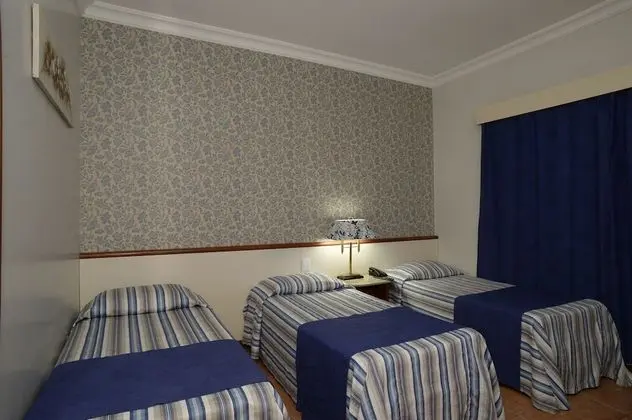 Üç Kişilik Oda