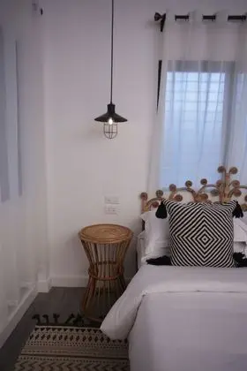 Oda, 1 Büyük (Queen) Boy Yatak