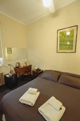Standard Dört Kişilik Oda, Avlu Manzaralı