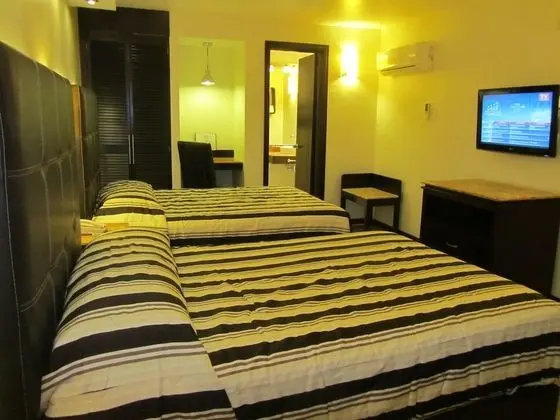 Room 2 Camas Matrimoniales