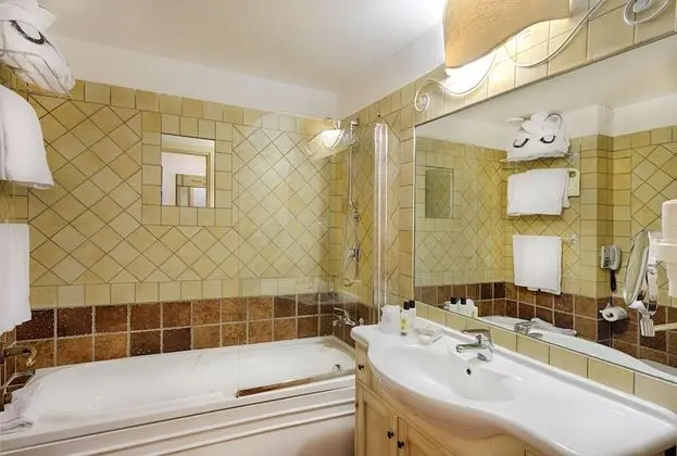 Standard Tek Büyük Yataklı Oda, Balkon, Bahçe Manzaralı