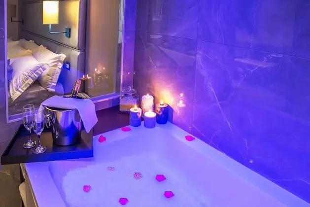 Romantic Tek Büyük Yataklı Oda, Jakuzi