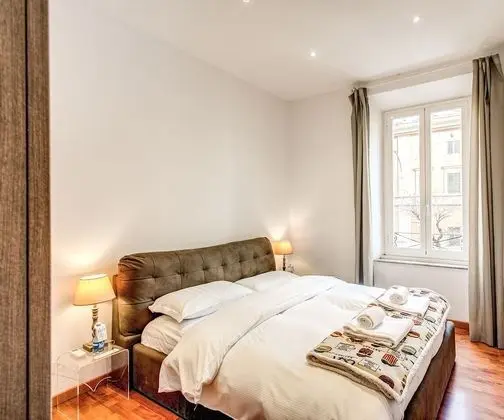 Apart Daire, 1 Yatak Odası, Mutfak (Via Monza 12)