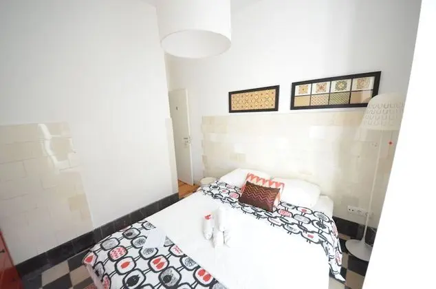 Tek Büyük Yataklı Oda, Ortak Banyo (Lighty)