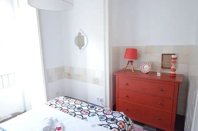 Tek Büyük Yataklı Oda, Ortak Banyo (Lighty)