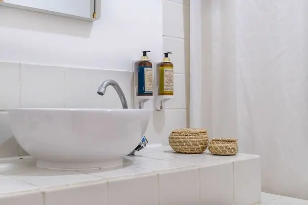 Tek Büyük Yataklı Oda, Ortak Banyo (Lighty)