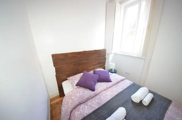Tek Büyük Yataklı Oda, Ortak Banyo (White & Woody)