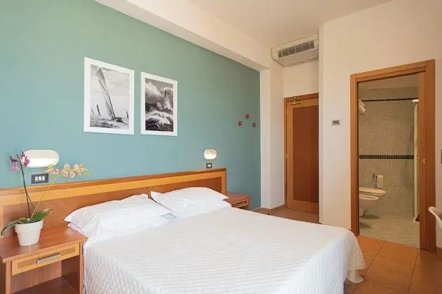 Tek Büyük Yataklı Oda, Balkon, Deniz Manzaralı