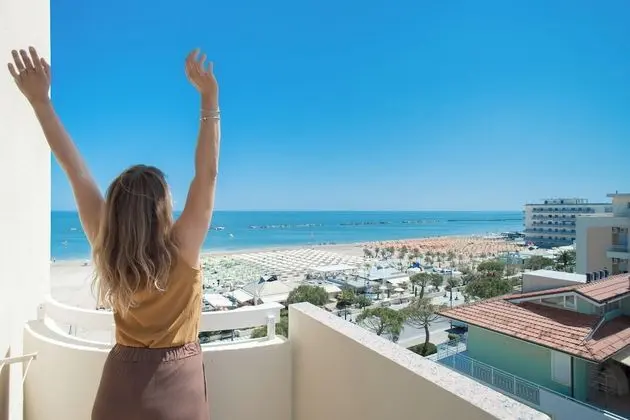 Tek Büyük Yataklı Oda, Balkon, Deniz Manzaralı