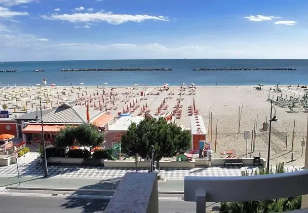 Tek Büyük Yataklı Oda, Balkon, Deniz Manzaralı