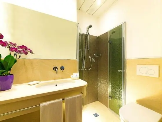 Tek Büyük Yataklı Oda, Balkon, Deniz Manzaralı