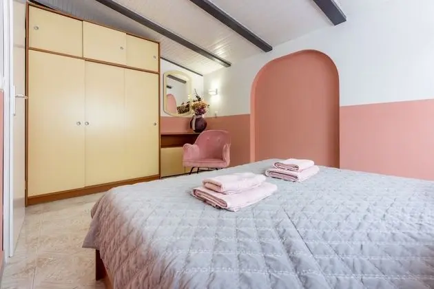 Apart Daire (Colorful - modern Apartments - A7 roz)