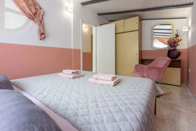 Apart Daire (Colorful - modern Apartments - A7 roz)
