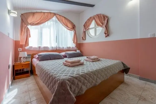 Apart Daire (Colorful - modern Apartments - A7 roz)